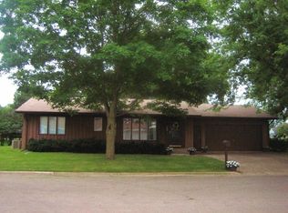 2009 Capital Ln, Albert Lea, MN 56007