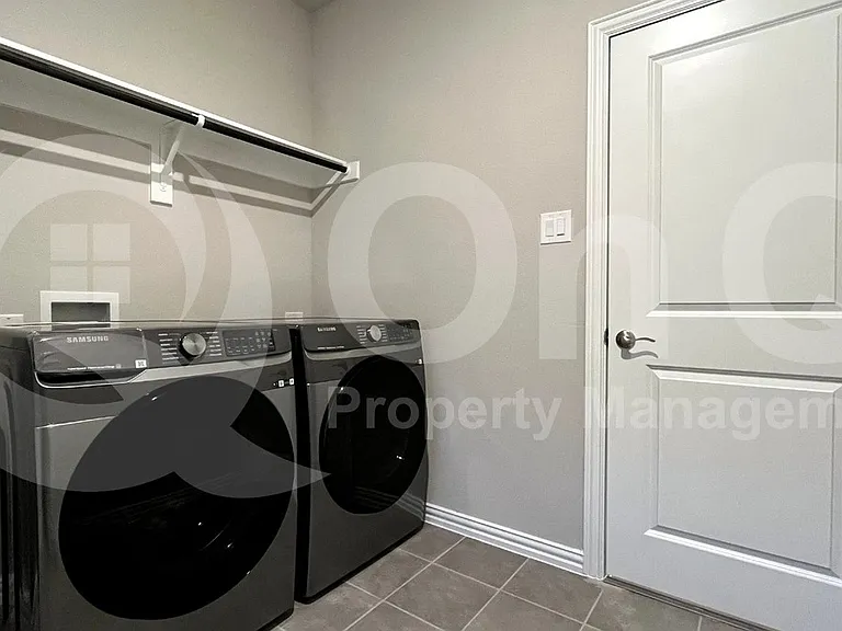 1608 Lannon Ln — Photo 33