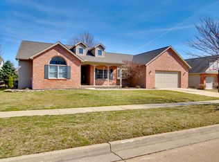1905 Dimmitt Ct, Bloomington, IL 61704