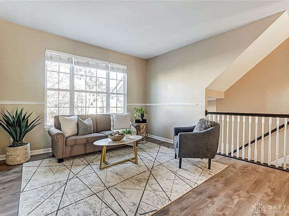 3rd image of 2706 Gardenia Ave APT 4