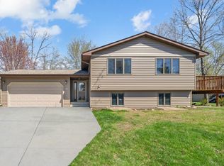 512 Prairie Dr N, Hudson, WI 54016