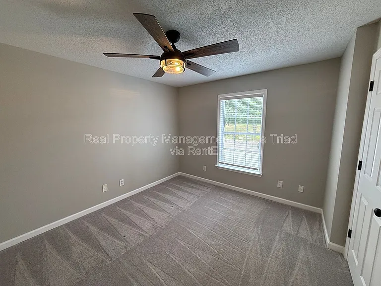 521 Mill Pond Dr — Photo 5