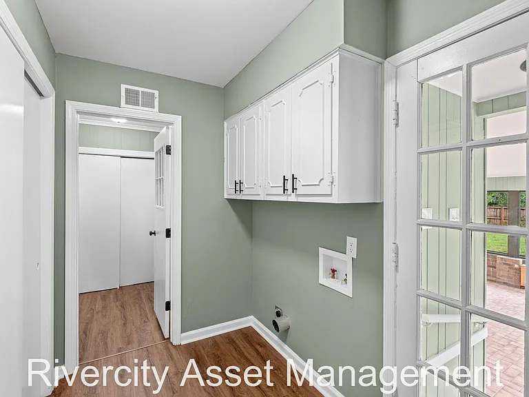 2533 Howard Rd — Photo 5