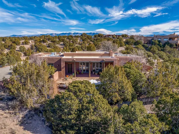 4 Thistle Ln, Santa Fe, NM 87506
