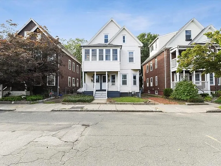 63 Elmwood St #1 — Photo 4