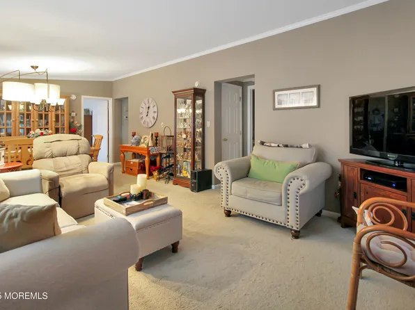 313 Kenwood Court, Whiting, NJ 08759