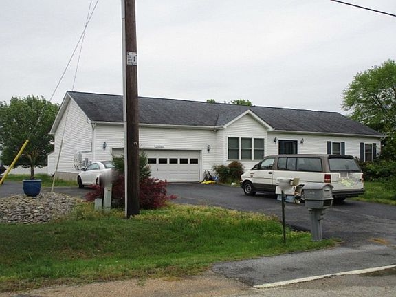 3rd image of 35261 Army Navy Dr