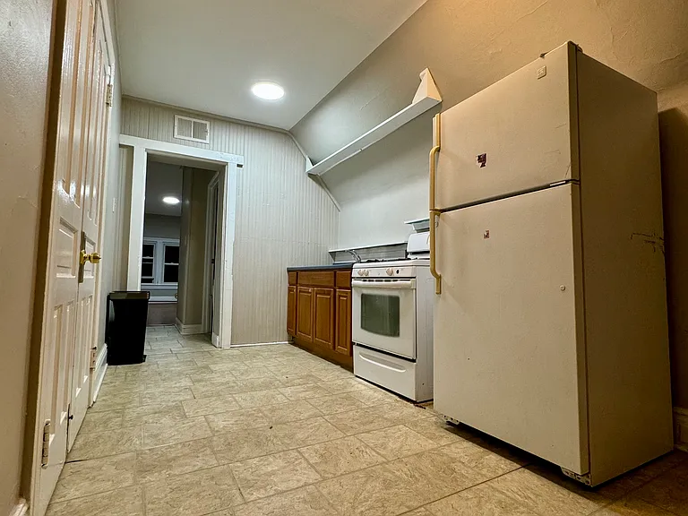 1749 Crafton Blvd #4 — Photo 4