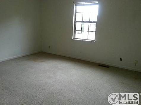 5th image of 441 Martha Ln APT B