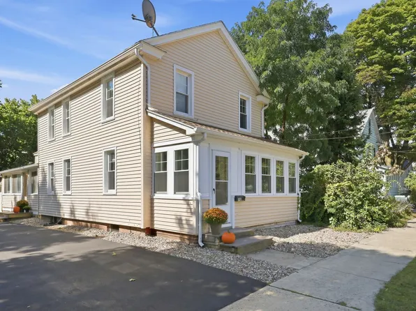 10 Canal St, South Hadley, MA 01075