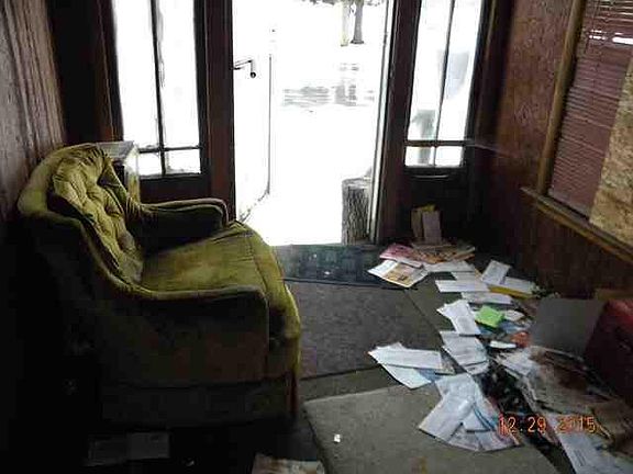 3rd image of 217 W Stewart St