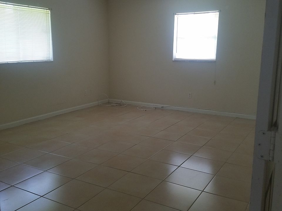 2nd image of 5143 28th St SW