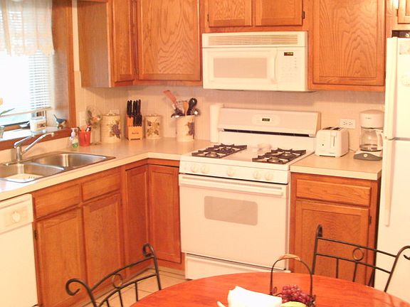 4th image of 6400 W Berteau Ave APT 404