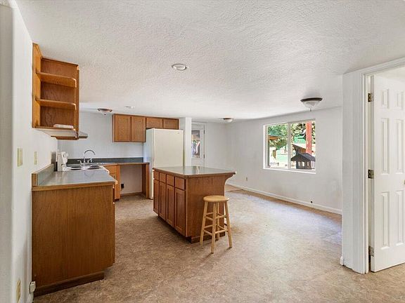 5th image of 2260 Mill Creek Dr