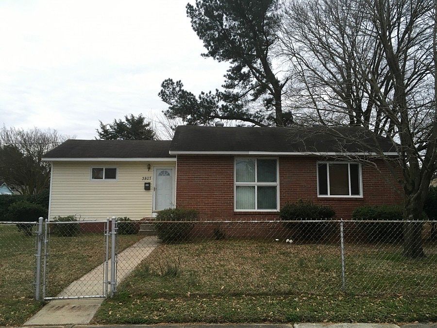 1st image of 3807 Greenwood Dr
