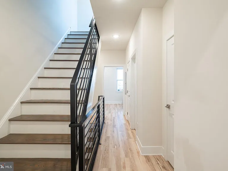 2531 N Mascher St #2 — Photo 12