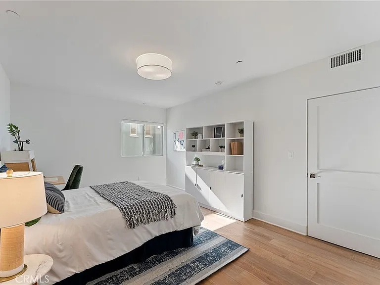 118 N Kings Rd #201 — Photo 25