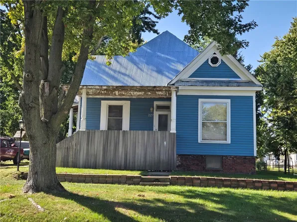 227 N Walnut St, Maroa, IL 61756