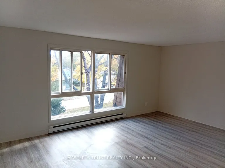 190 Borland St E #4 — Photo 8