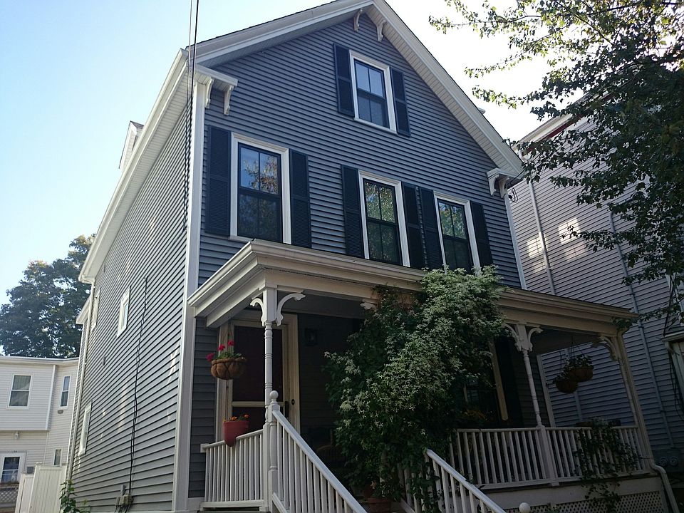 2nd image of 110 A Chestnut St #2