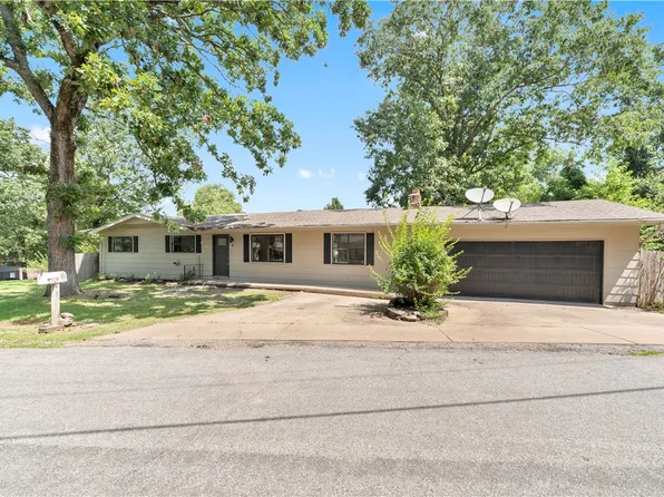 4 Enfield Dr, Bella Vista, AR 72715