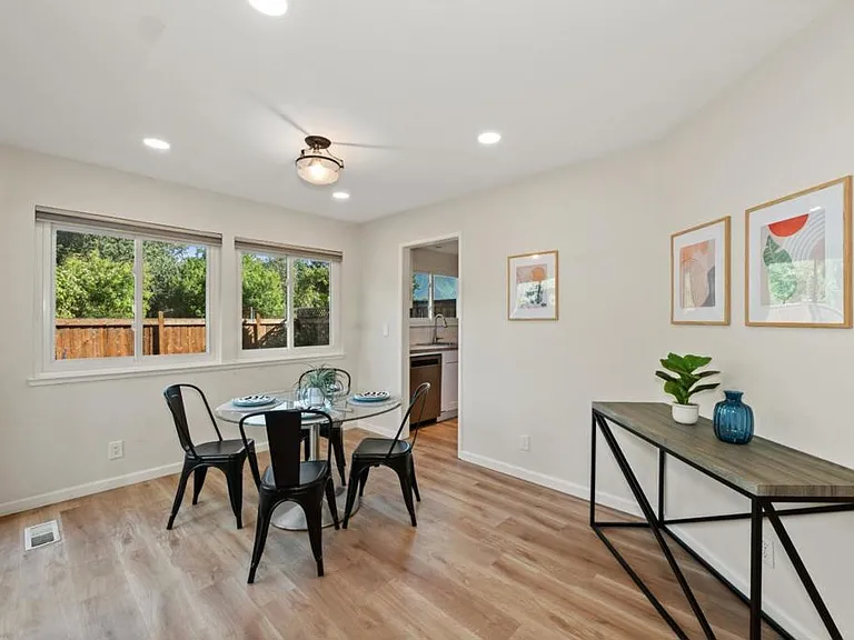 1545 Camden Village Cir — Photo 14