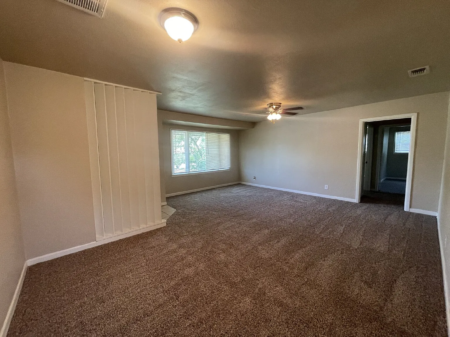 2 bed, 1.0 bath, 964 sqft, $1,095 — Photo 4