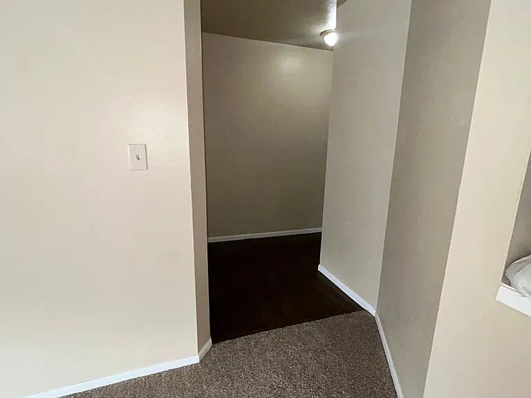 2907 E Grange Ave — Photo 3