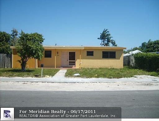1st image of 261 NE 40th Ct