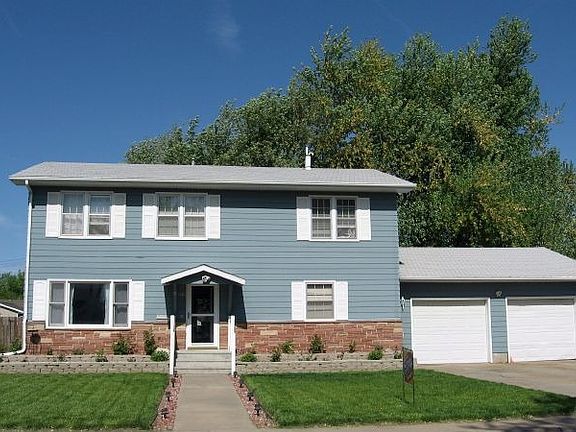 1121 McMillan