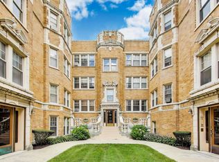 243 Washington Blvd APT 3A, Oak Park, IL 60302