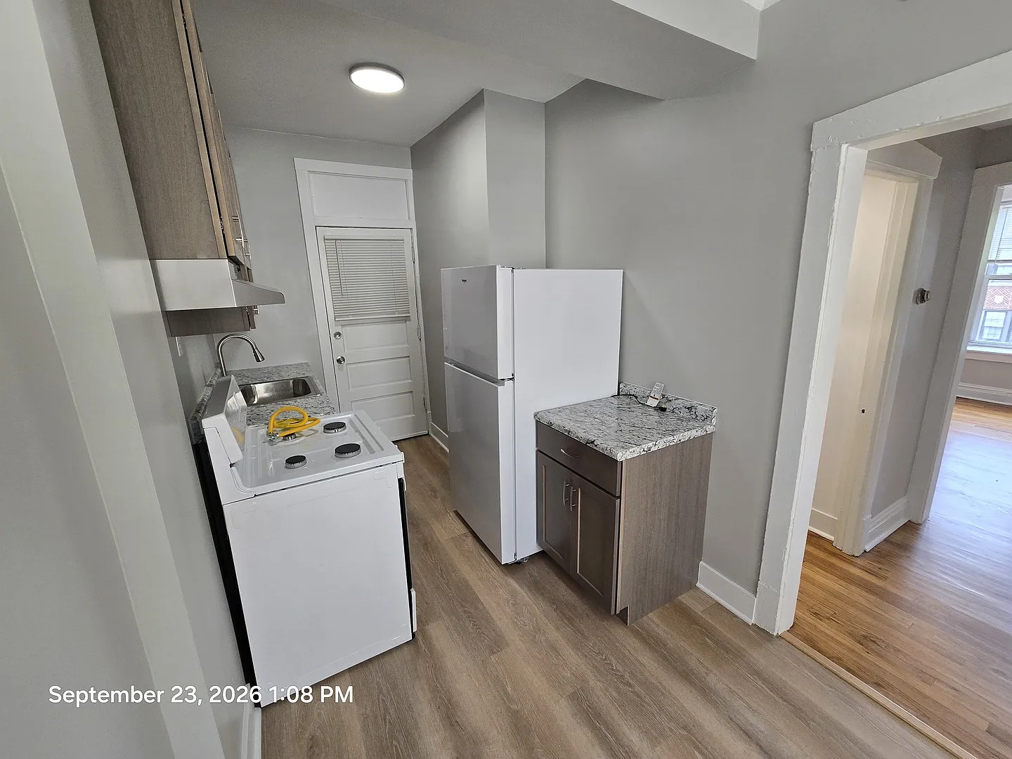 Studio, 500 sqft, $1,295 — Photo 2