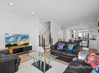 2016 Tysons Ridgeline Rd, Falls Church, VA 22043