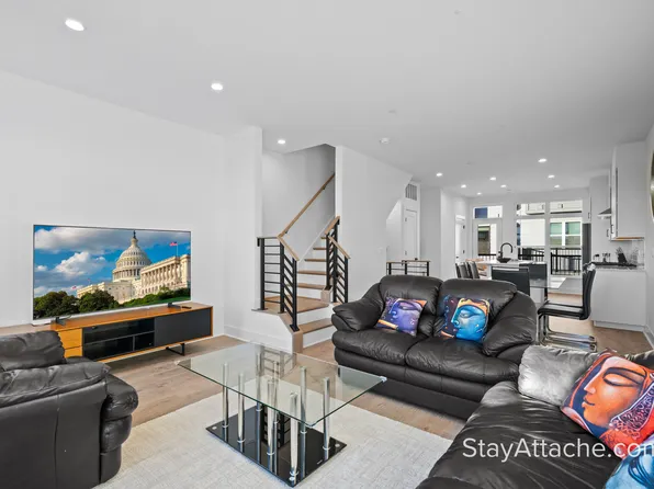 2016 Tysons Ridgeline Rd, Falls Church, VA 22043