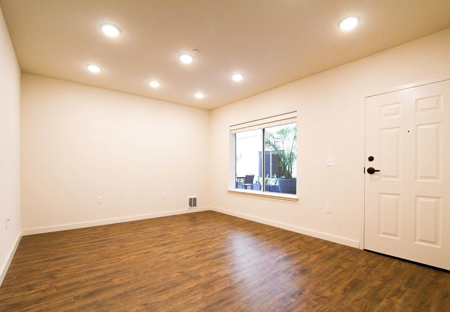 Stranda Apartments — Photo 4