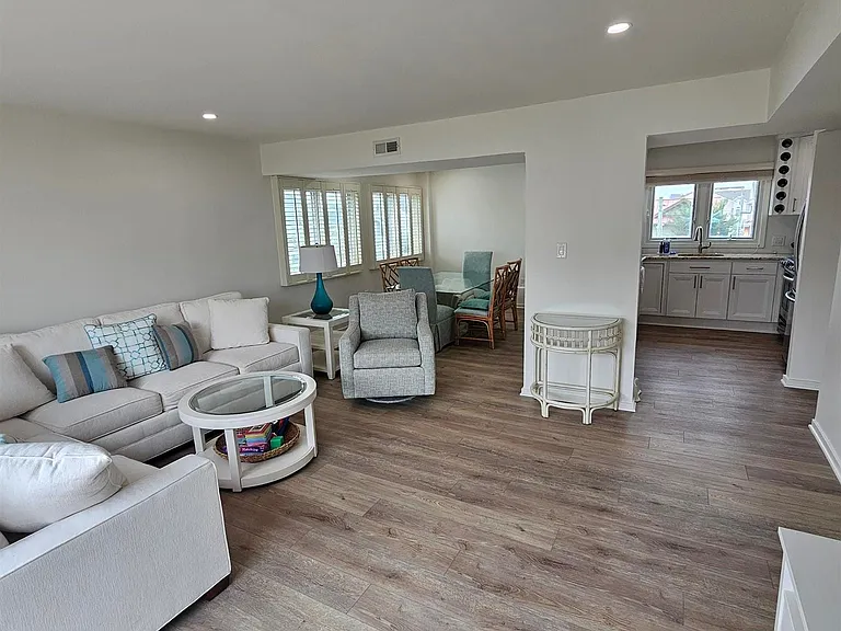 11 S Adams Ave #8 — Photo 15