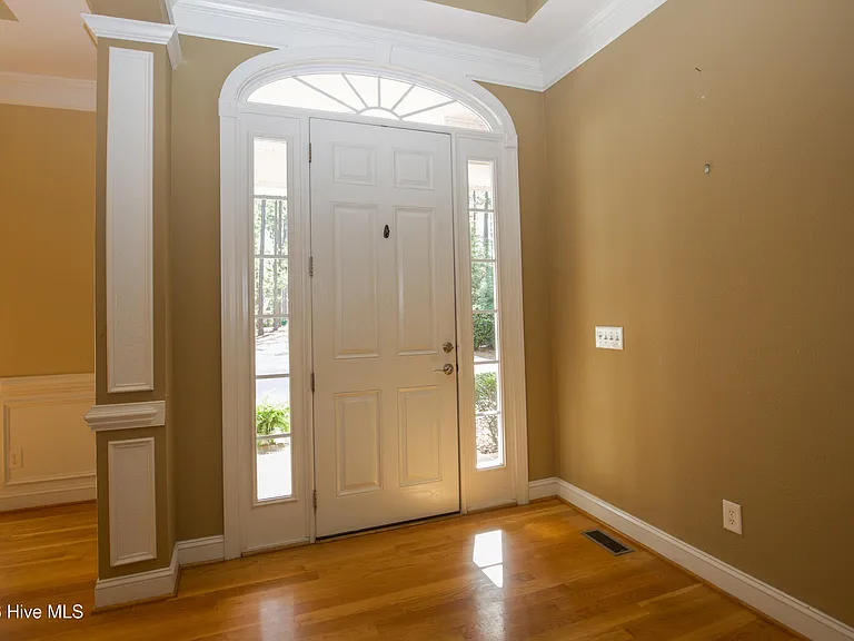 16 Montrose Ct — Photo 12