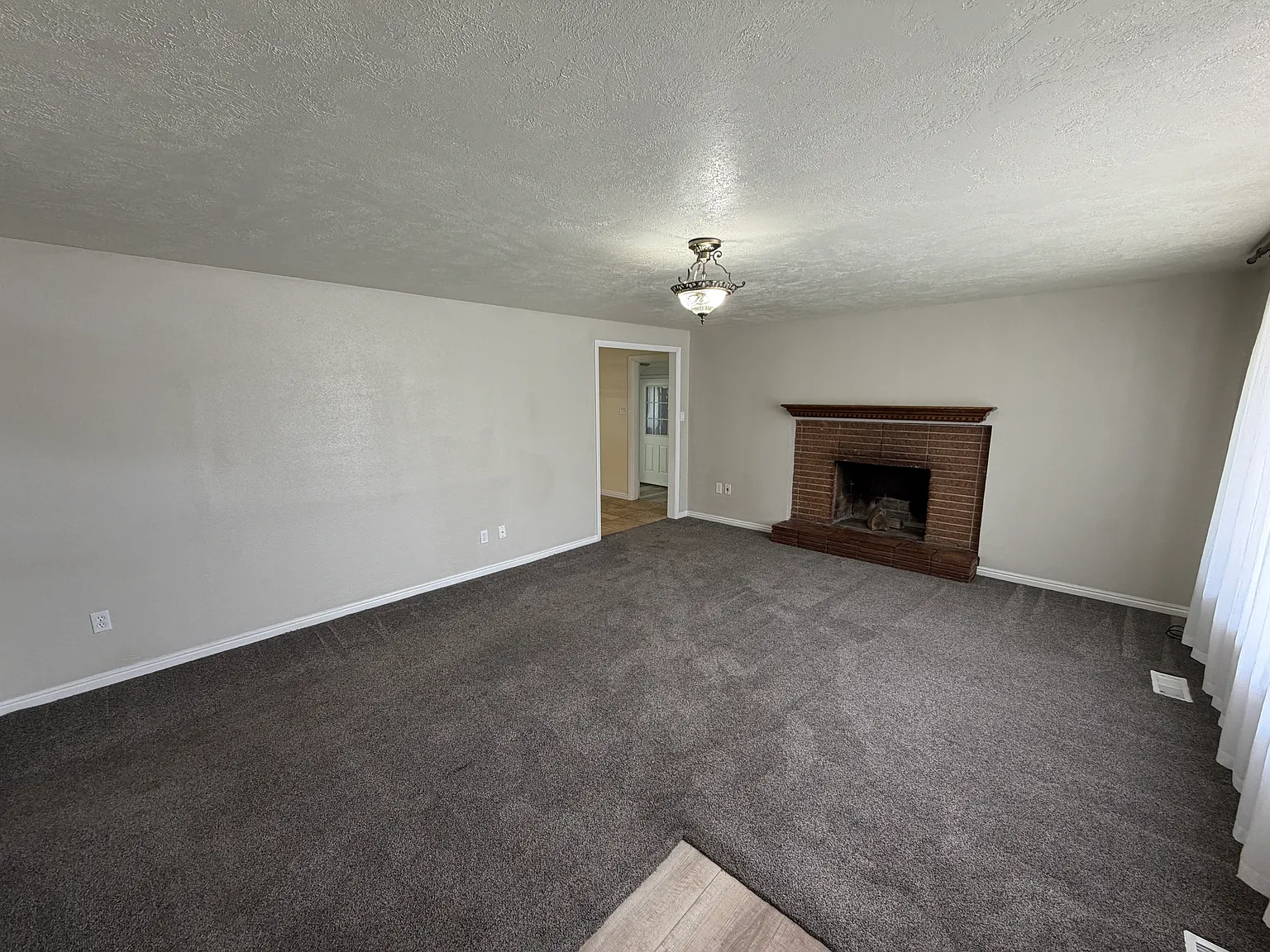 810 N 700 E — Photo 2