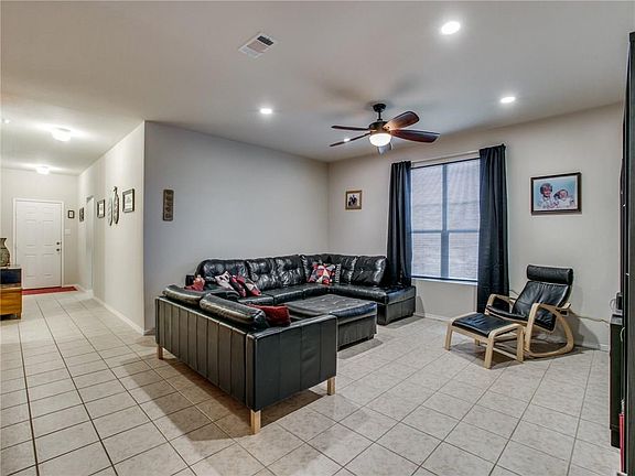 4th image of 1402 Niagara Falls Ct
