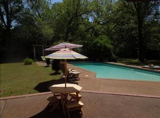 220 Waring Rd, Memphis, TN 38117