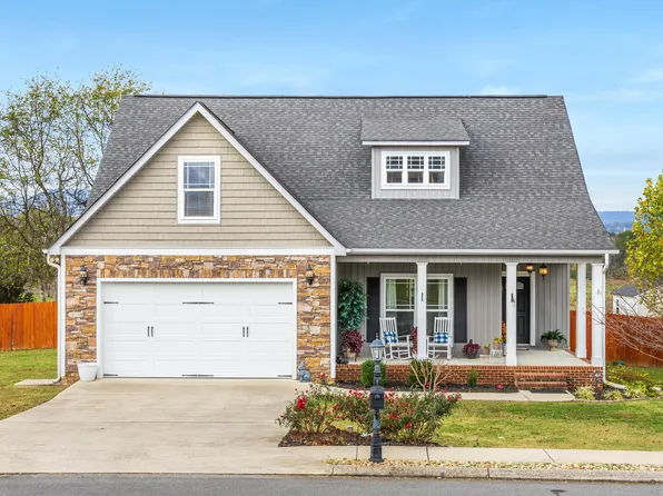 581 Quartz Dr, Chickamauga, GA 30707