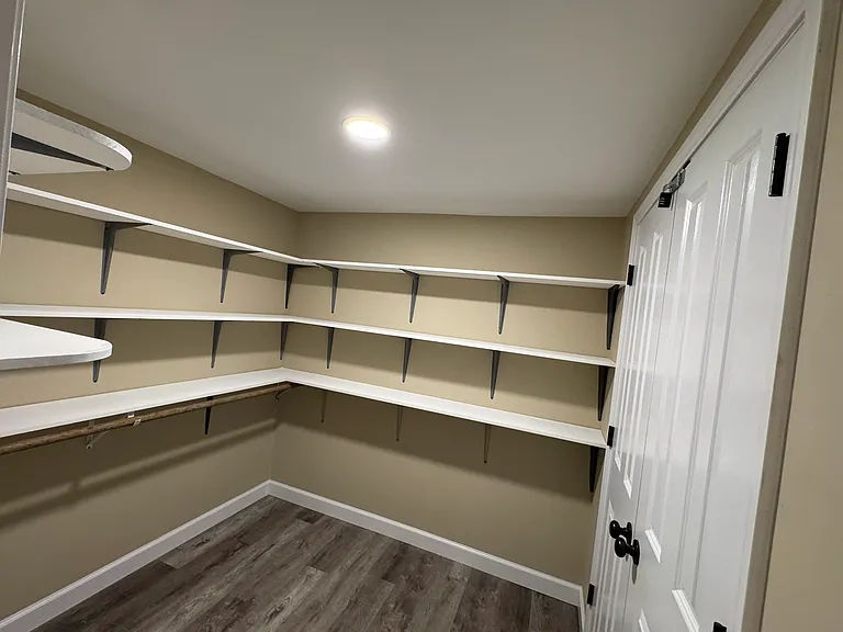 1113 E 3rd St #900 — Photo 3