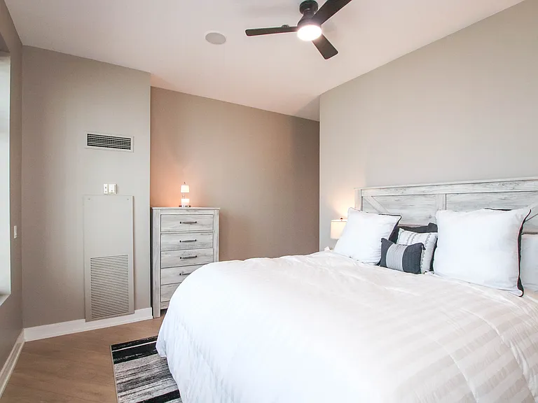 340 W Superior St #1604 — Photo 19