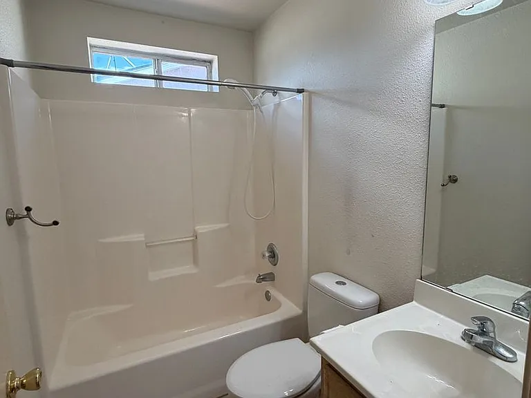 2353 Sierra Vista Ct — Photo 11