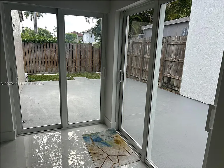 10058 SW 156th Ct — Photo 5