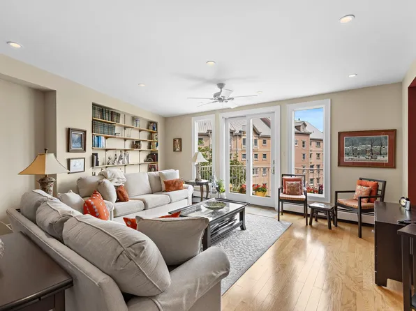 101 Shearwater Ct E APT 45, Jersey City, NJ 07305