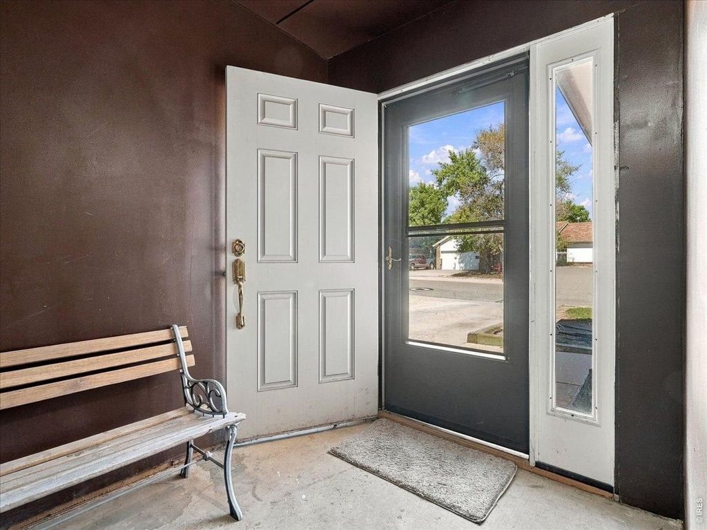 11 Rochester Dr