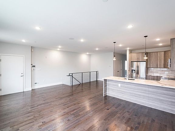 5th image of 1527 N Franklin St #1