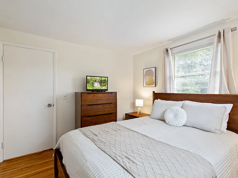 100 Barbie Dr — Photo 15