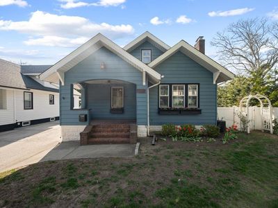 63 Linmouth Road, Malverne, NY, 11565